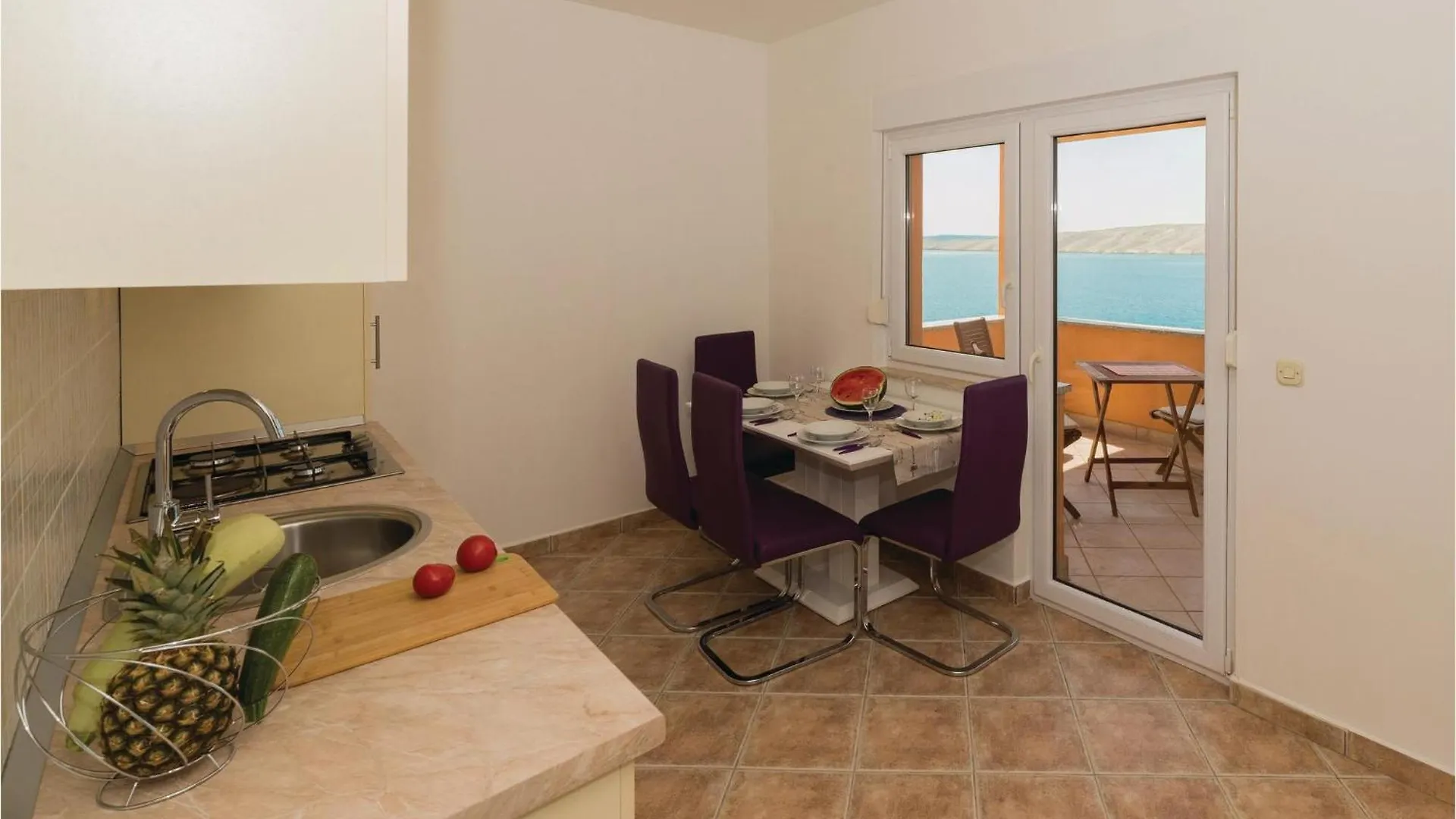 2 Bedroom Beautiful Apartment In Влашичи