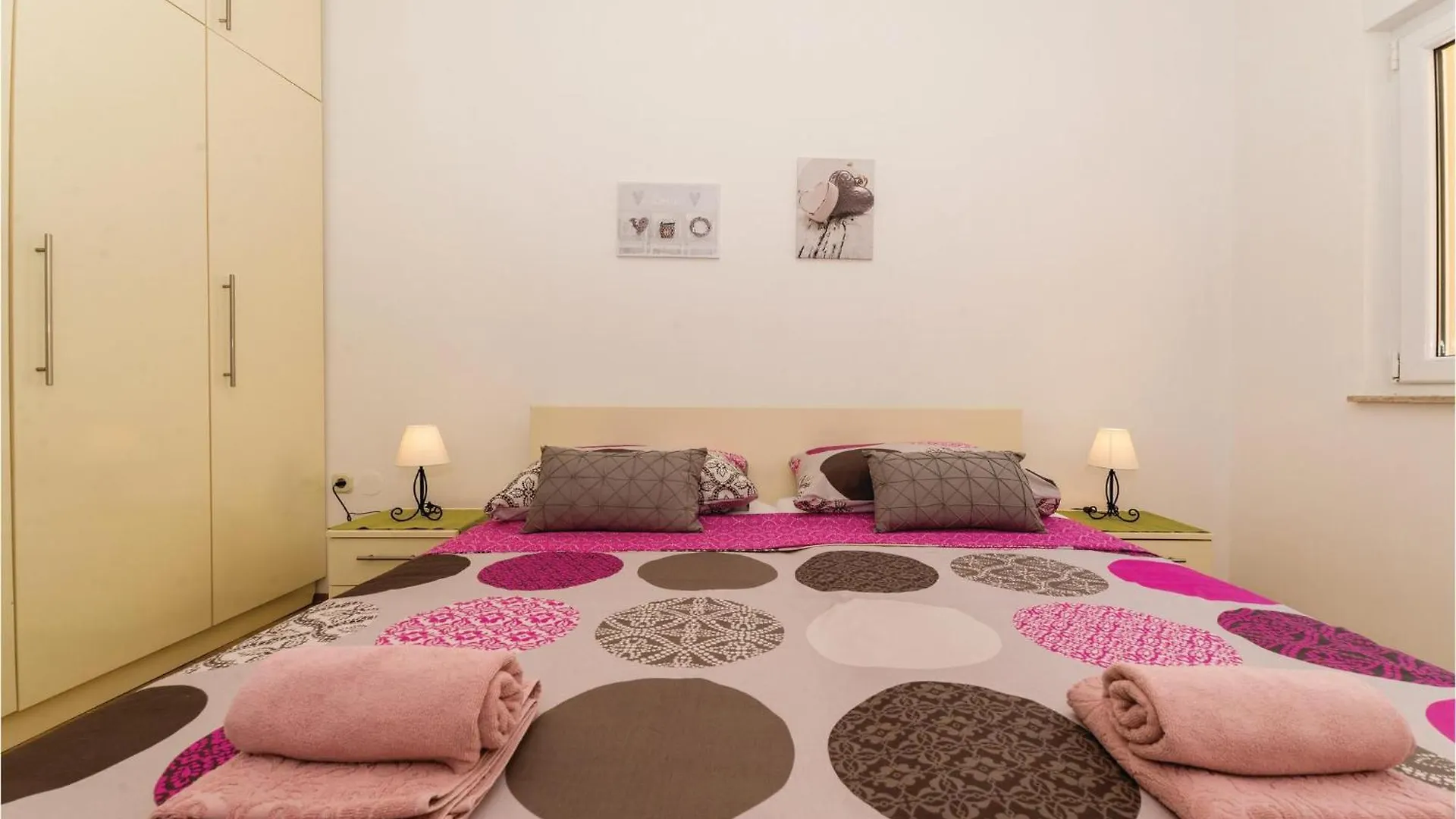 2 Bedroom Beautiful Apartment In Влашичи 0*,  Хорватия