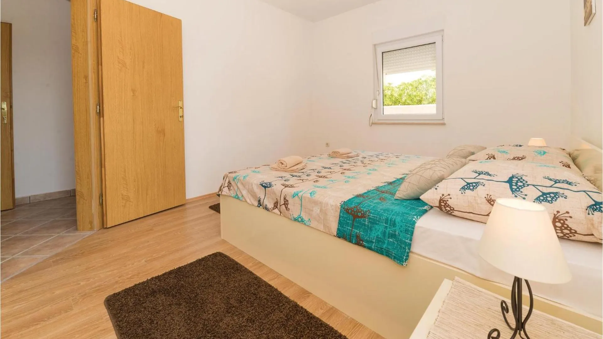2 Bedroom Beautiful Apartment In Влашичи